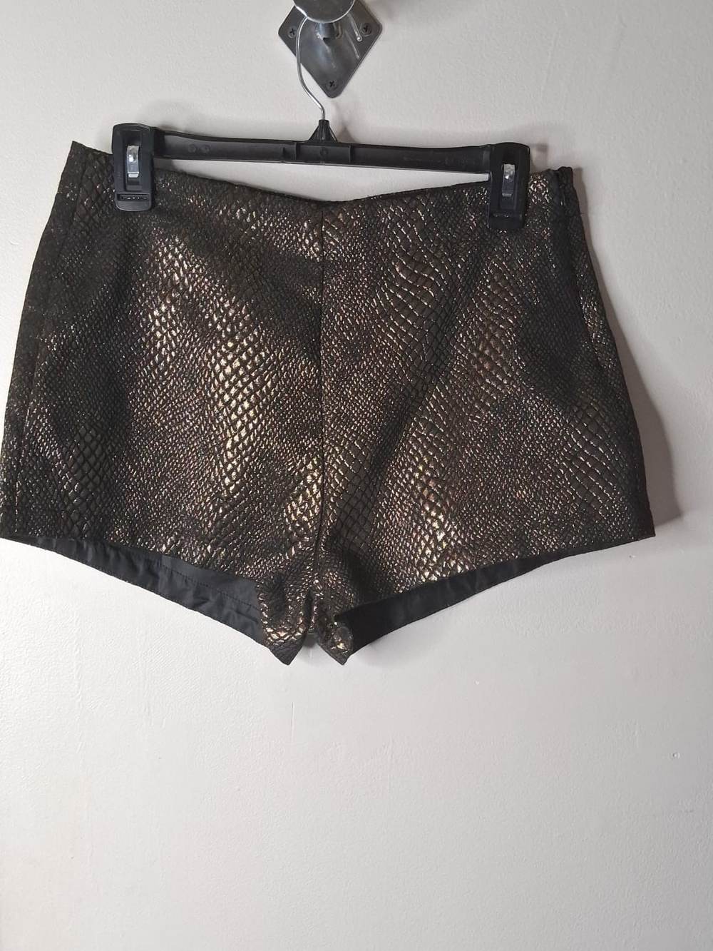 Parisian Metallic Gold Snakeskin High Rise Shorts Size 7 NWT